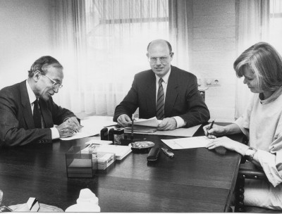 1987 ondertekening oprichtingsakte 24-4